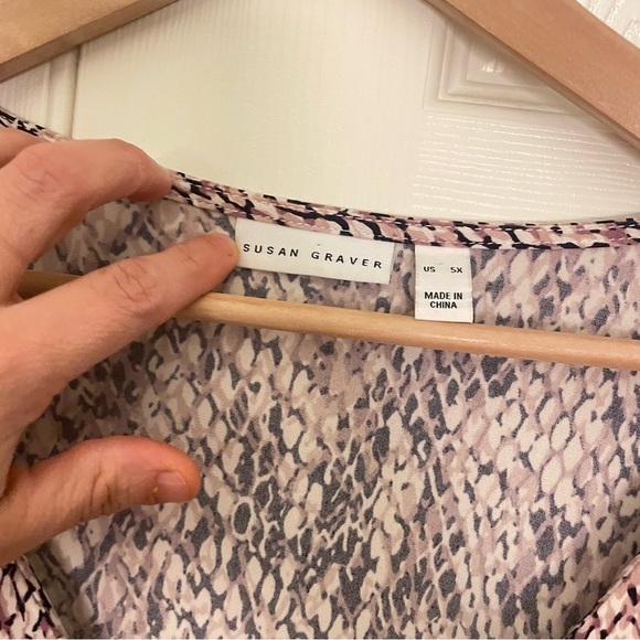 Susan Graver purple snake Printed Liquid Knit Button Front Peplum Top 5x - Picture 6 of 8